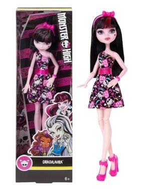 2015 Monster High DracuLaura doll- New